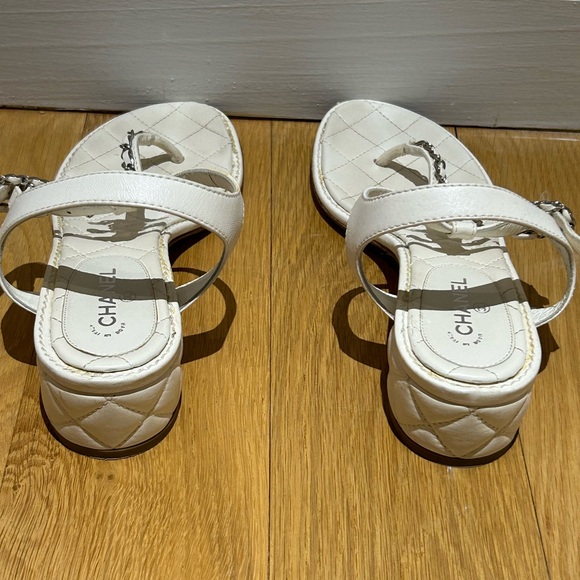Chanel Lambskin Chain CC Logo Thong Sandals 38 White - Picture 11 of 14
